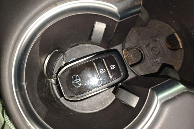 Used Toyota Harrier 2023 2.0L CVT Two-Wheel Drive Entry Version Interior 1