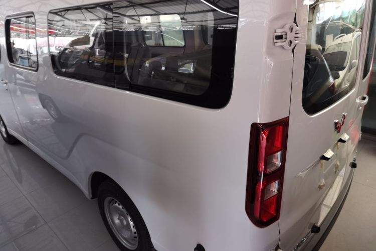 Used Wuling Yangguang 2025 Model 400km Bus Edition—Comfort Edition
