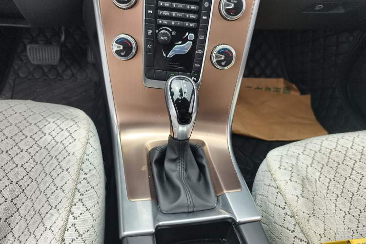 Used Volvo XC60 2017 T5 Smart Upgrade Edition