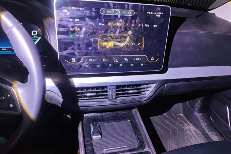 Used BYD Tang New Energy 2019 EV600D Four-Wheel Drive Smart Connectivity Leading Model Audio And AC Panel