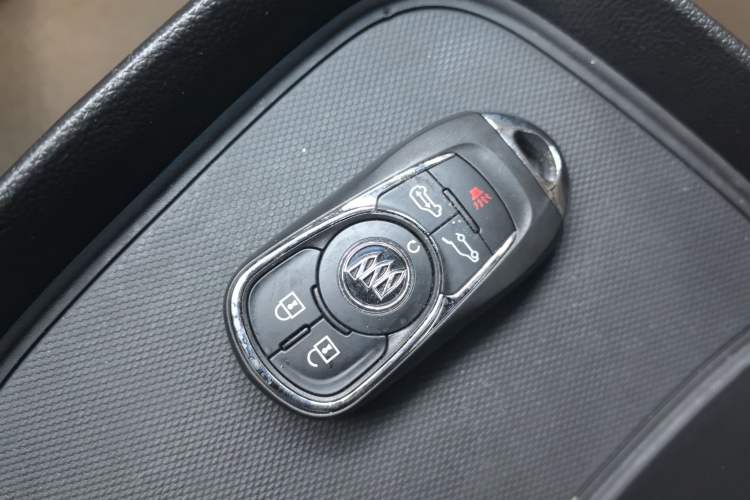 Used Buick GL8 2017 ES 28T Luxury Model China V Standard
