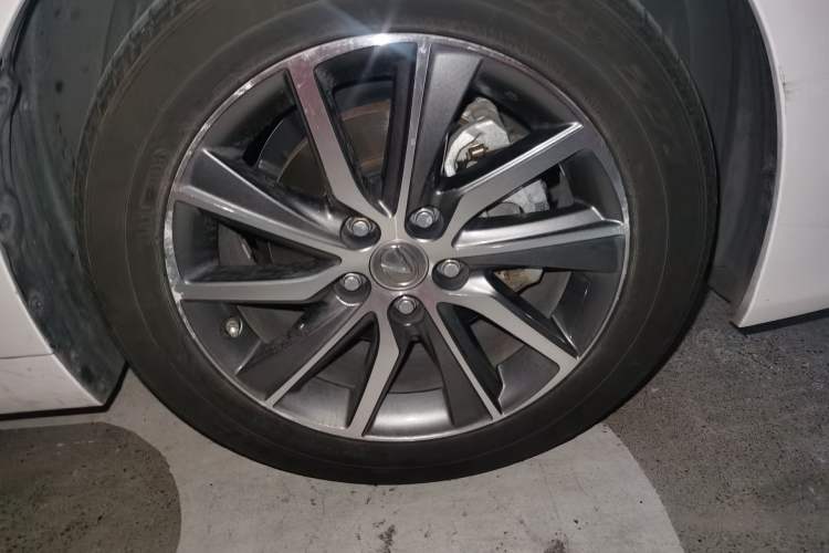 Used Lexus ES 2017 300h Mark Levinson Comfort Edition