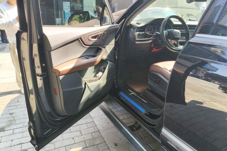 Used Audi Q7 2020 55 TFSI quattro S line sports model