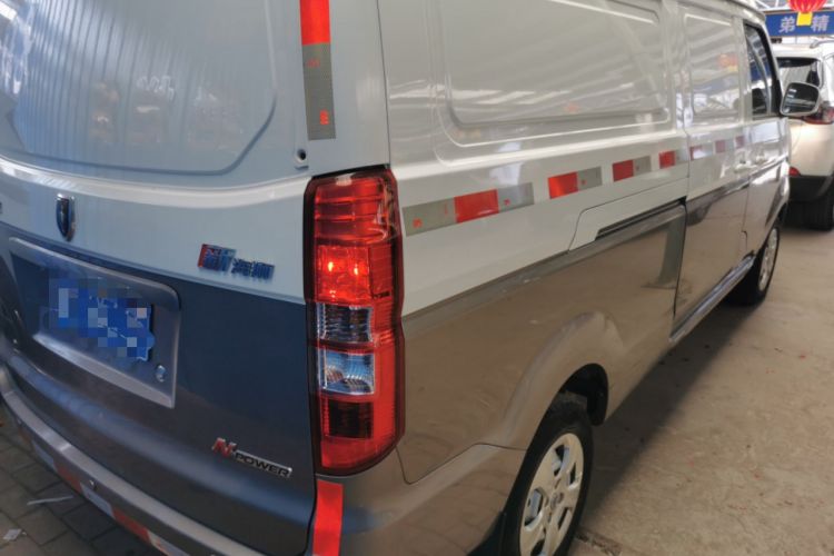 Used Jinbei New Hiace X30L 2023 1.5L Wealth Edition Van 2/5 Seats Non-Air-Conditioned Version SWC15M