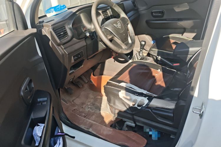 Used Wuling Hongguang V 2019 1.5L Jingqu Version China VI LAR
