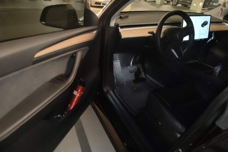 Used Tesla Model Y 2022 Rear-Wheel-Drive Version
