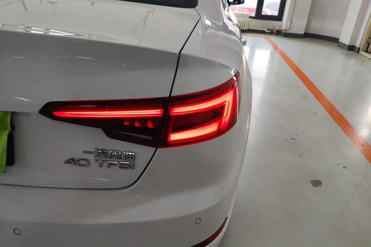 Used Audi A4L 2019 40 TFSI Fashion Edition China VI Emission Standard
