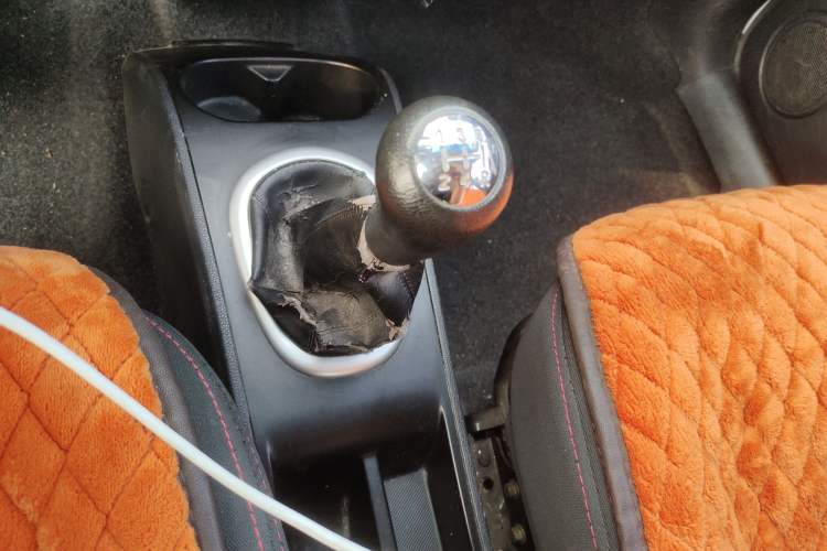 Used CHANGAN CX20 2014 1.4L Manual Sport Version China IV Standard