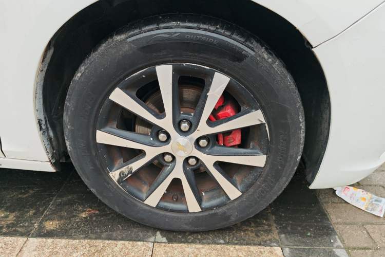 Used Chevrolet Malibu 2013 2.0L Automatic Luxury Edition Right Front Wheel Hub