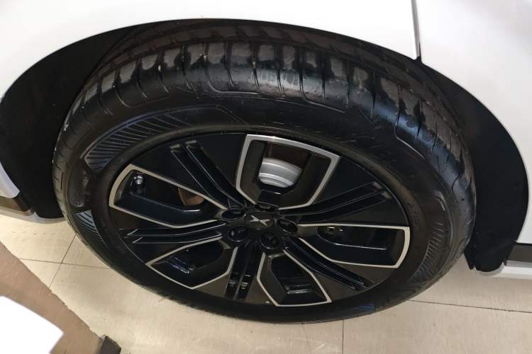 Used XPeng G9 2025 625 Long-Range Max Right Rear Wheel Hub