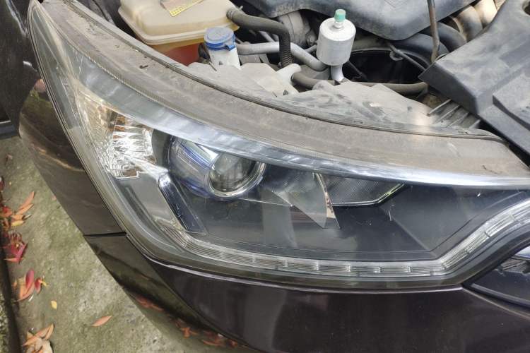 Used Dongfeng Aeolus AX7 2015 2.0L Automatic Zhiyi Trim