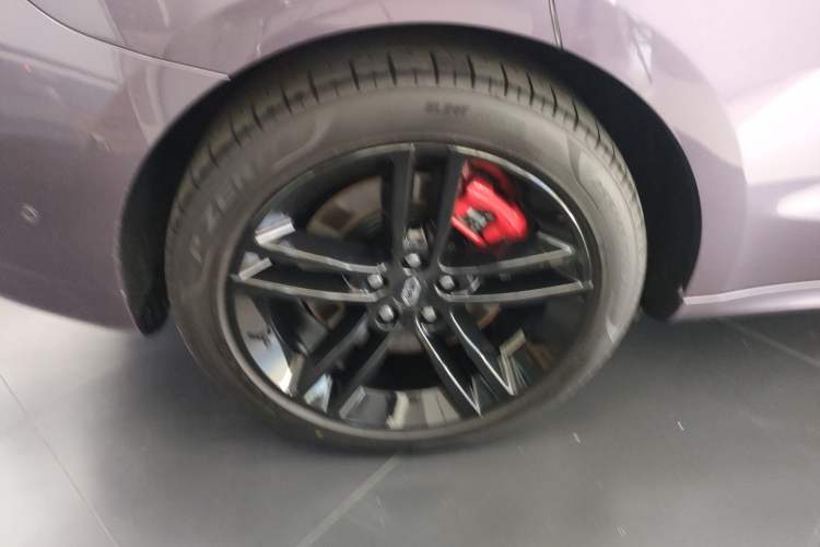 Used Hima AITO M5 2025 Extended-Range Ultra All-Wheel-Drive Version
