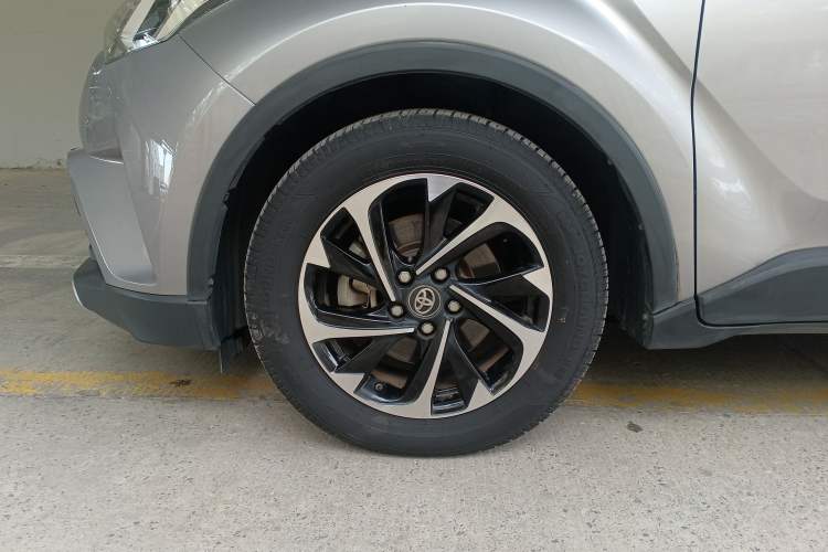 Used Toyota IZOA 2018 2.0L Yichi Version China VI Standard
