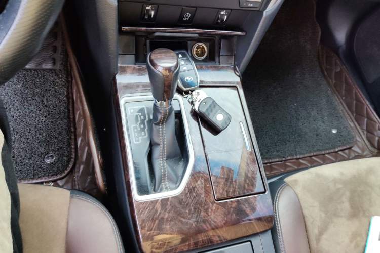 Used Toyota Camry 2016 2.5G 10th Anniversary Deluxe Navigation Edition