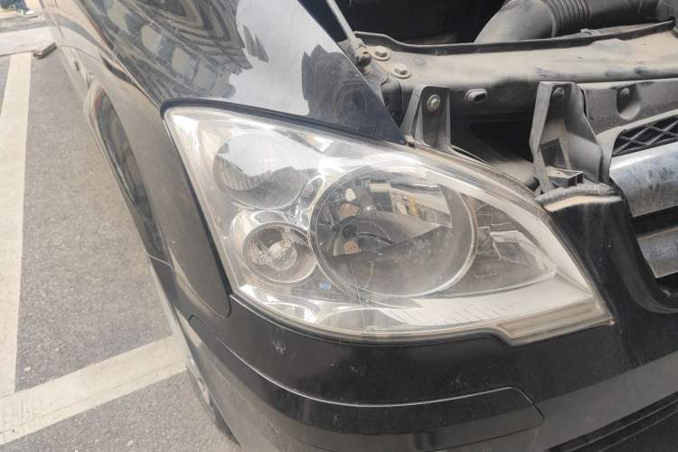 Used Mercedes-Benz Vito 2011 2.5L 7-seater executive version Right Front Headlight
