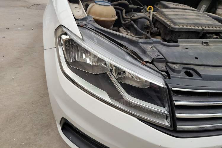 Used Volkswagen Santana 2017 Haval H9 1.6L Automatic Comfort Edition Right Front Headlight