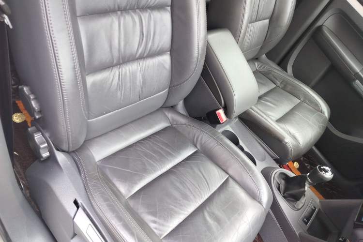 Used Volkswagen Touran 2015 1.4T Manual Comfort Edition 5-Seater
