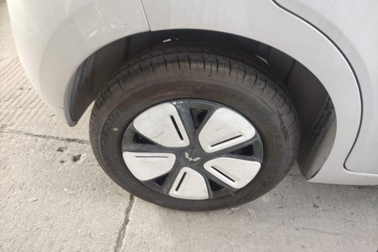 Used Wuling Hongguang MINIEV 2025 Four-Door Version Advanced Edition Exterior 5