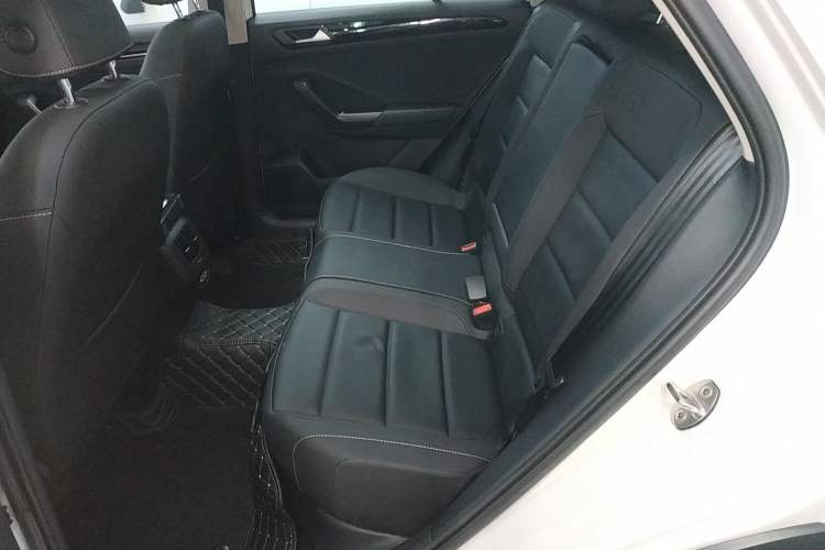 Used Volkswagen T-ROC 2021 280TSI DSG Two-Wheel Drive Comfort Connect Edition Left Rear Seat