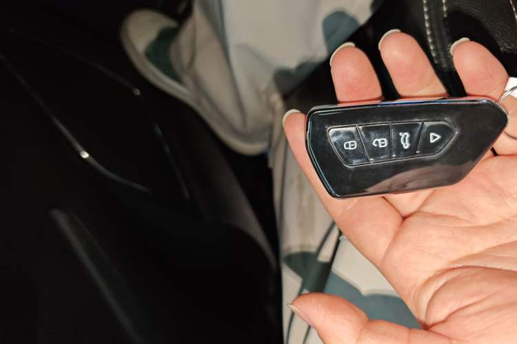 Used SAIC MAXUS G10 2016 2.0T Automatic Flagship Edition Vehicle Key