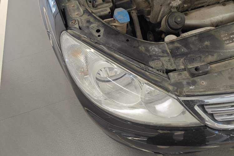 Used Volkswagen Lavida 2011 1.6L Automatic Premium Edition Right Front Headlight