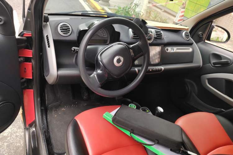 Used smart fortwo 2012 1.0 MHD Hardtop Standard Edition Center Console