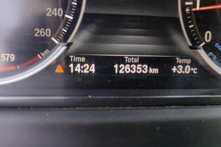 Used BMW 5 Series 2014 525Li Luxury Design Package
