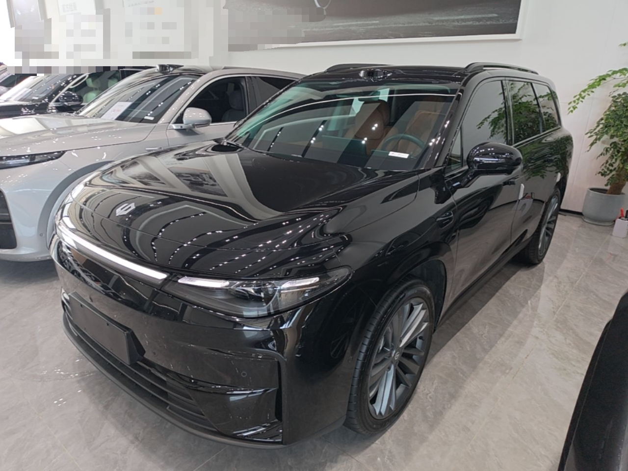 Unter der Vorderseite des Autos