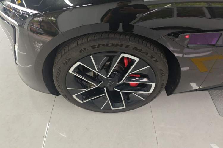 Used Avatr 12 2023 650 Three-Laser Four-Wheel Drive Performance Edition Left Front Wheel Hub