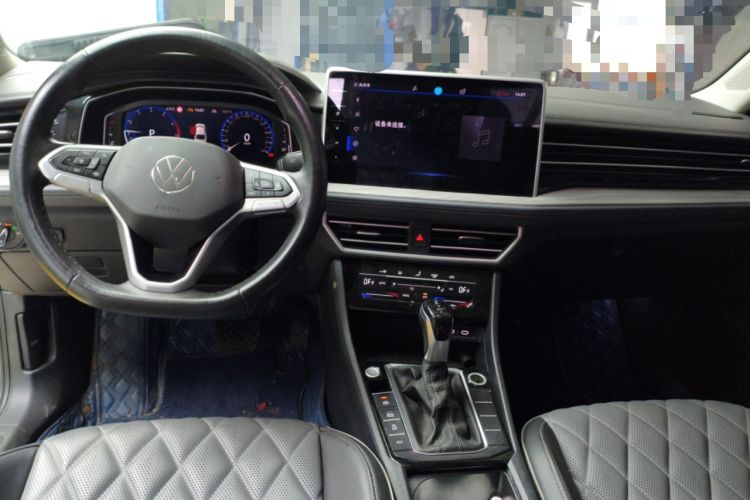 Used Volkswagen Sagitar 2023 280TSI DSG Excellence Plus Edition Center Console