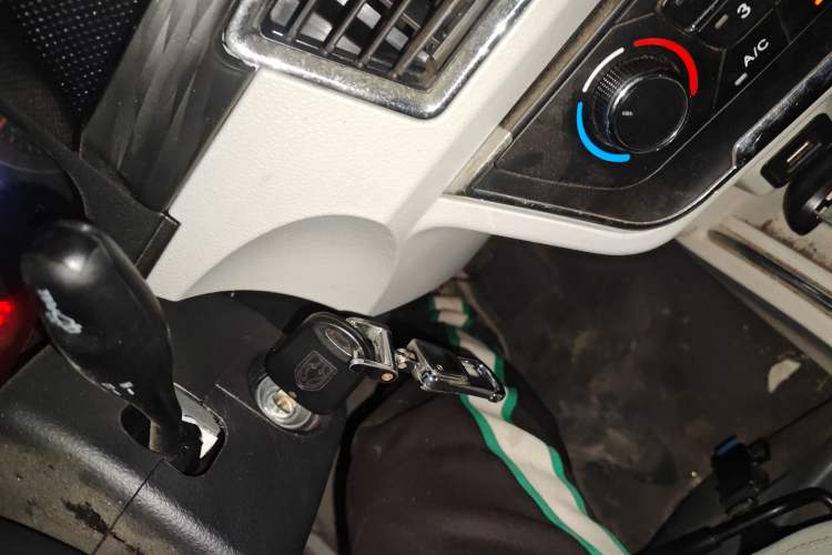 Used Jinbei New Hiace X30L 2021 1.5L Business-Grade Bus Non-Air-Conditioned Version China VI Standard SWC15M