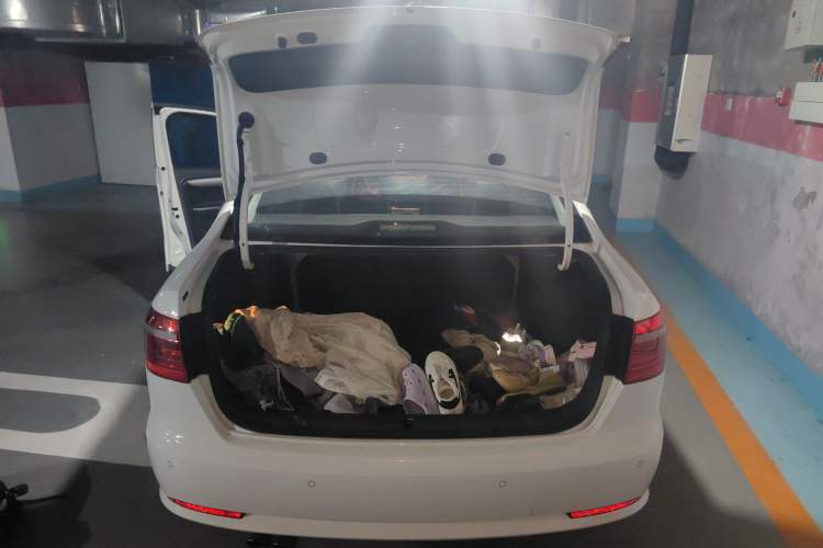 Used Volkswagen Lavida 2013 Revised Version 1.4 TSI DSG Comfort Edition Trunk