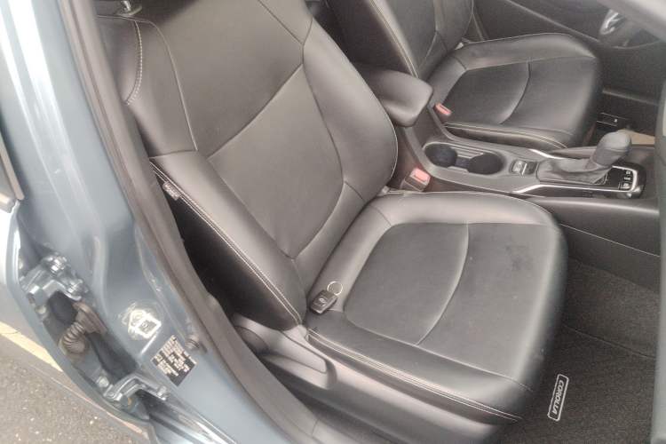 Used Toyota Corolla 2021 Dual-Motor 1.8L E-CVT Elite Edition Right Front Seat