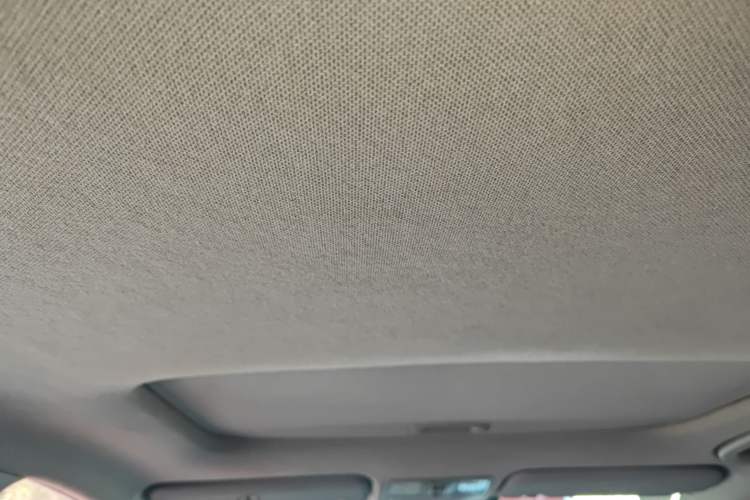 Used Hyundai Verna (older generation) 2014 1.4L Manual Top-Tier Model TOP
