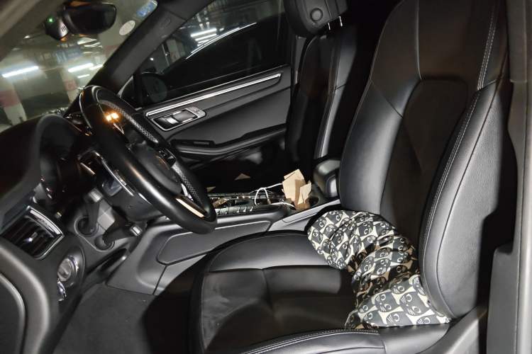 Used Porsche Macan 2017 Macan 2.0T Left Front Seat