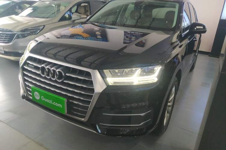 Used Audi Q7 2018 40 TFSI Comfort Model
