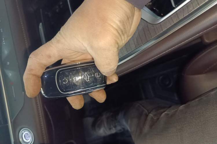 Used Chery Tiggo 8 PRO 2022 290T Two-Wheel Drive Haohan Edition 5 Seats Interior 1