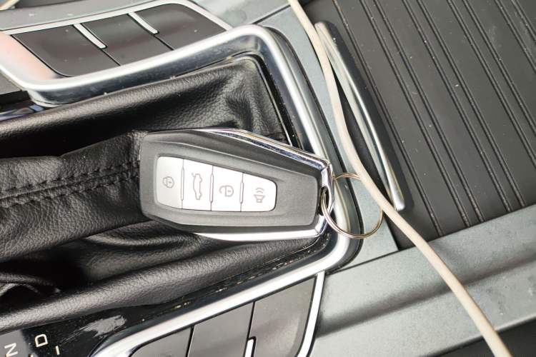 Used Geely Auto Emgrand 2021 UP 1.5L CVT Luxury Model Vehicle Key