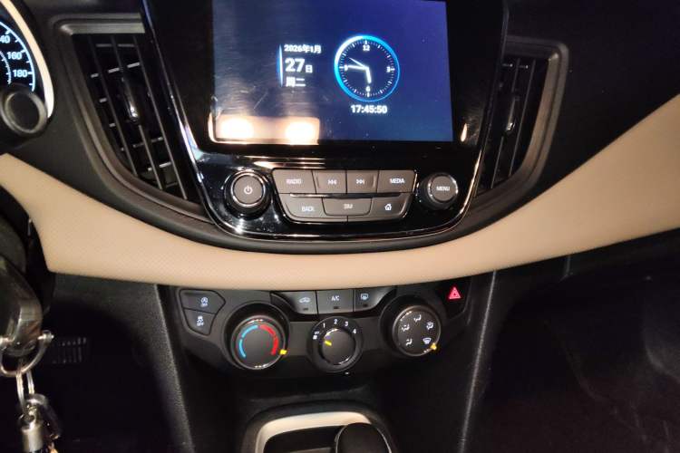 Used Chevrolet Monza 2021 320 Automatic Enjoyment Sunroof Edition Audio And AC Panel