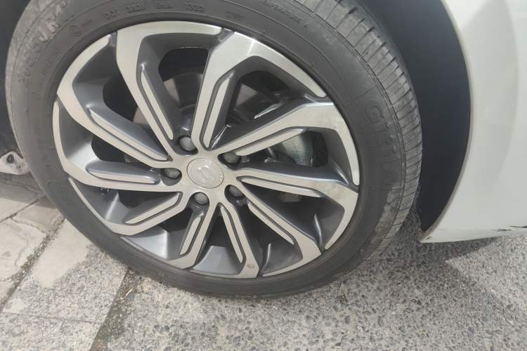 Used Geely Auto Emgrand GL 2021 UP 1.4T CVT Luxury Edition Right Front Wheel Hub