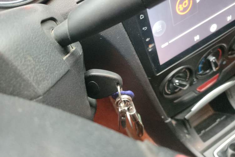 Used Dongfeng Aeolus S30 2012 1.6L Manual Zunya Model
