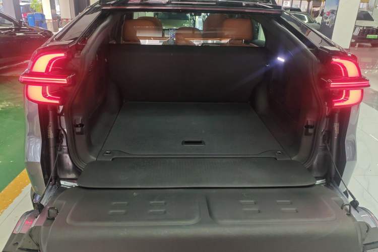 Used CHANGAN NEVO E07 2025 All-Electric 4x4 90kWh Ultra High-Performance Edition Trunk