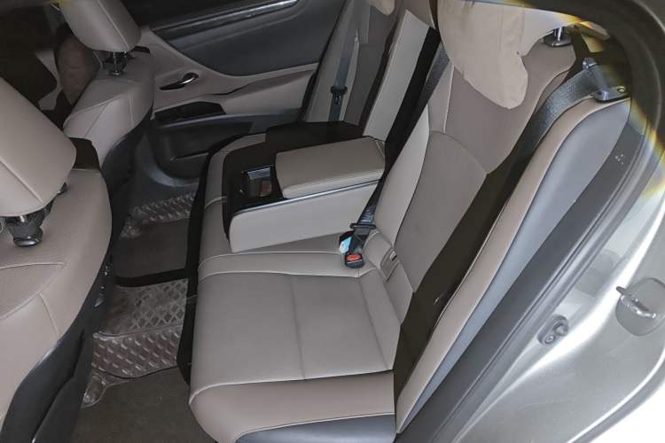 Used Lexus ES 2022 300h Excellence Edition