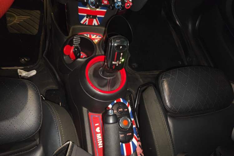 Used MINI 2019 2.0T COOPER S Classic Edition
