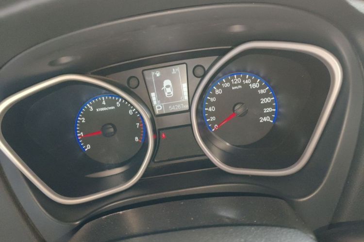 Used Geely Auto GX7 2015 Sports Edition 2.0L Automatic Luxury Upgrade Version China V Standard