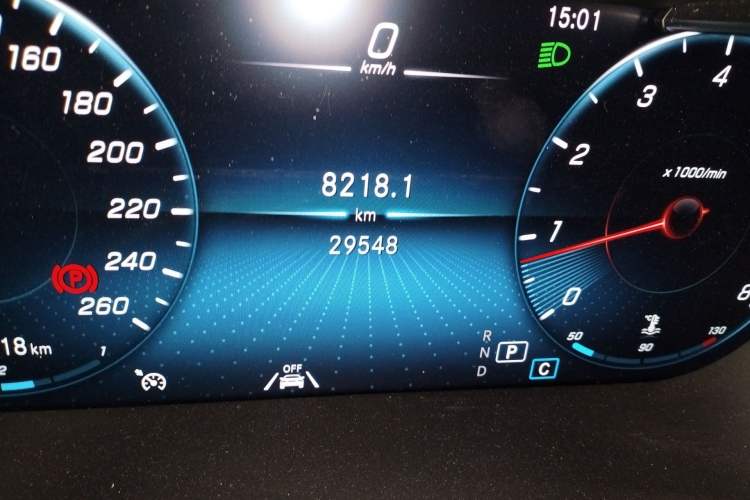 Used Mercedes-Benz GLC 2021 GLC 300 L 4MATIC Dynamic Model Odometer Close Up