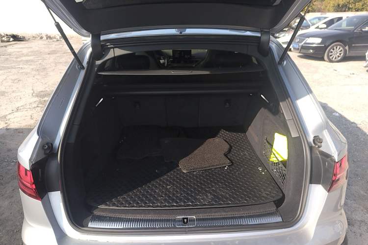 Used Audi A4 2023 allroad quattro
