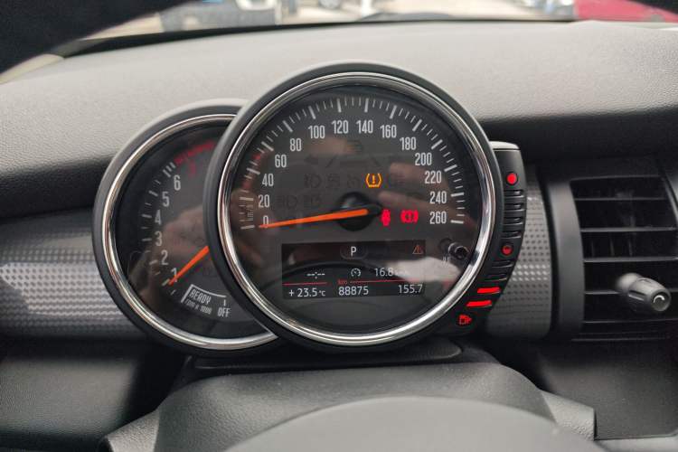 Used MINI 2016 1.5T COOPER Five-Door Edition Instrument Cluster