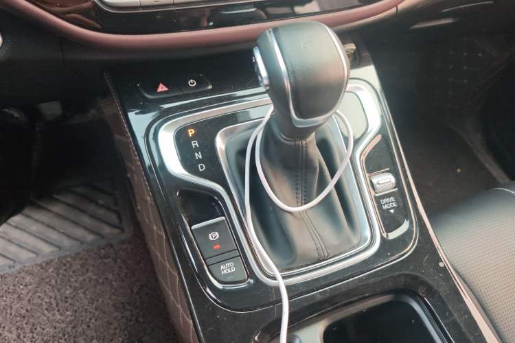 Used GAC Trumpchi M6 2023 PRO 270T DCT Luxury Edition Gear Lever