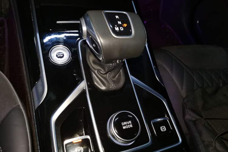 Used Hongqi HS5 2022 Revised Version 2.0T Smart Connect Flagship Edition
